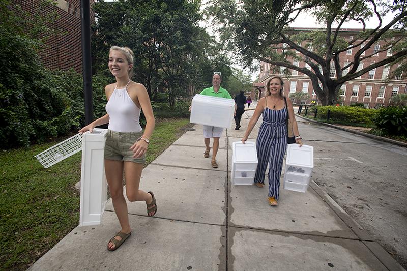 Firstyear students arrive for MoveIn Day 2019 Tulane University News